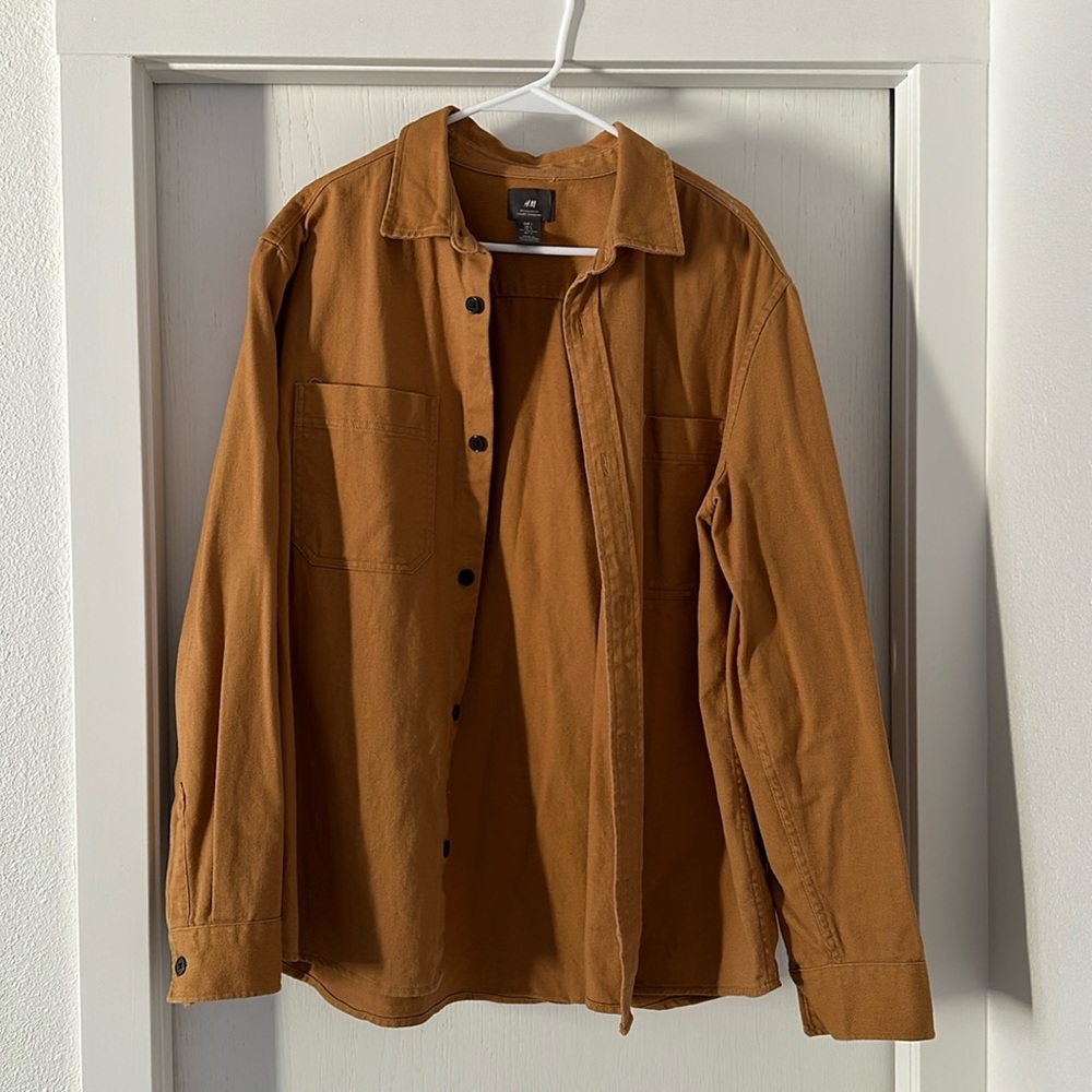 H&M size US L color, brown button up